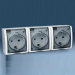 Розетка 3-ная с з/к SCHUKO IP44 с пр.крышк.(бел)  1594437-030 SIMON